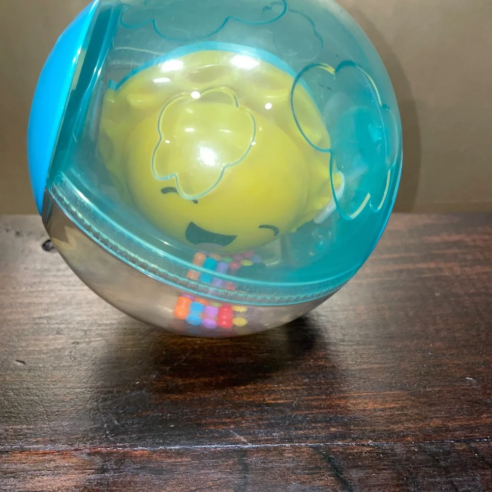 Fisher Price Hello Sunshine Sun Rainbow Sensory Rattle‎ Ball Toy